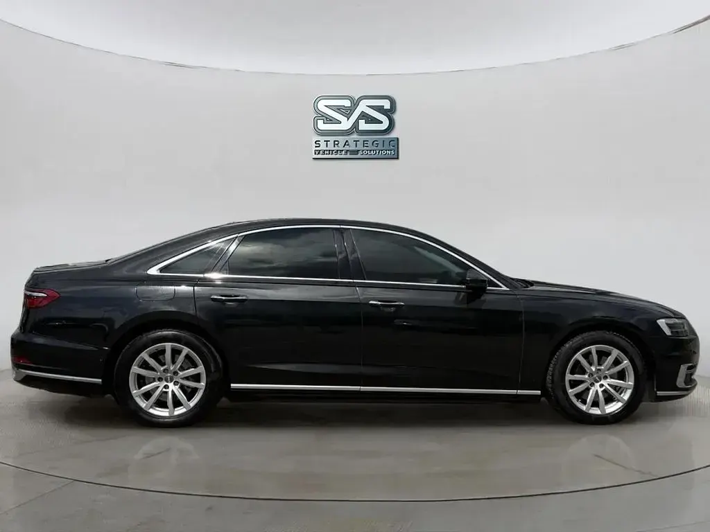 Used Audi A8 Comfort 286 HP (210 kW) 2021 Grey Sedan