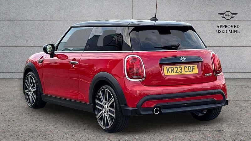 Used Mini Cooper Exclusive 134 HP (98 kW) 2023 Red Hatchback