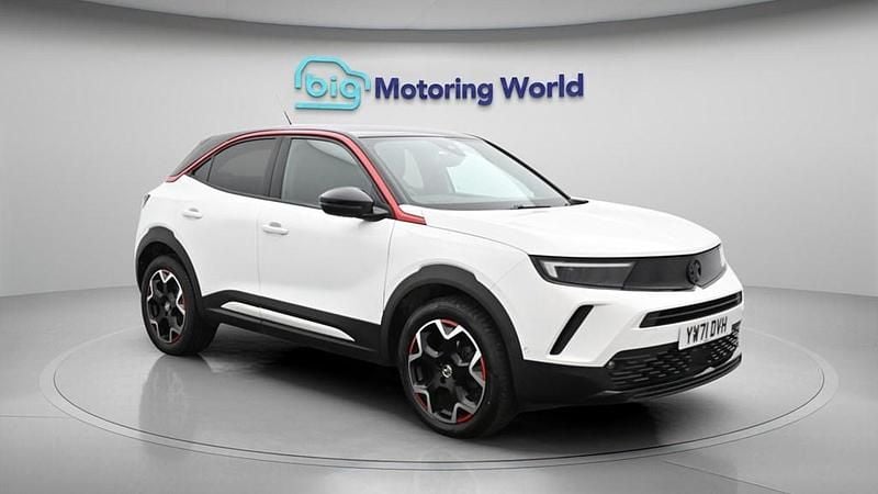 Used Vauxhall Mokka SRi 130 HP (95 kW) 2022 White SUV