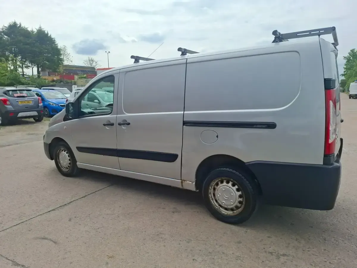 Używany Citroën Dispatch 2015 Srebrny Minivan