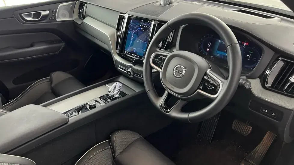 Used Volvo XC60 Ultra 449 HP (330 kW) 2025 Grey SUV
