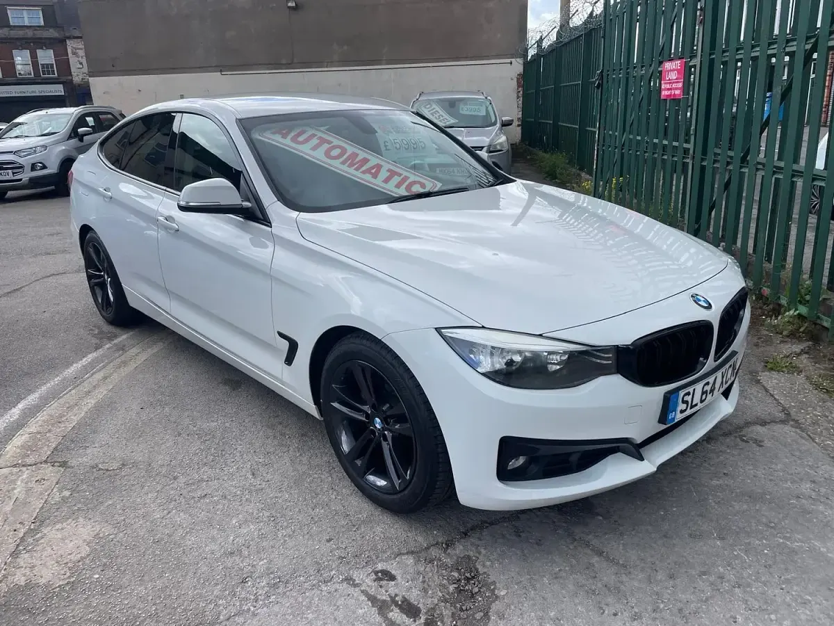 Used BMW 318 Sport Line 2014 White Hatchback