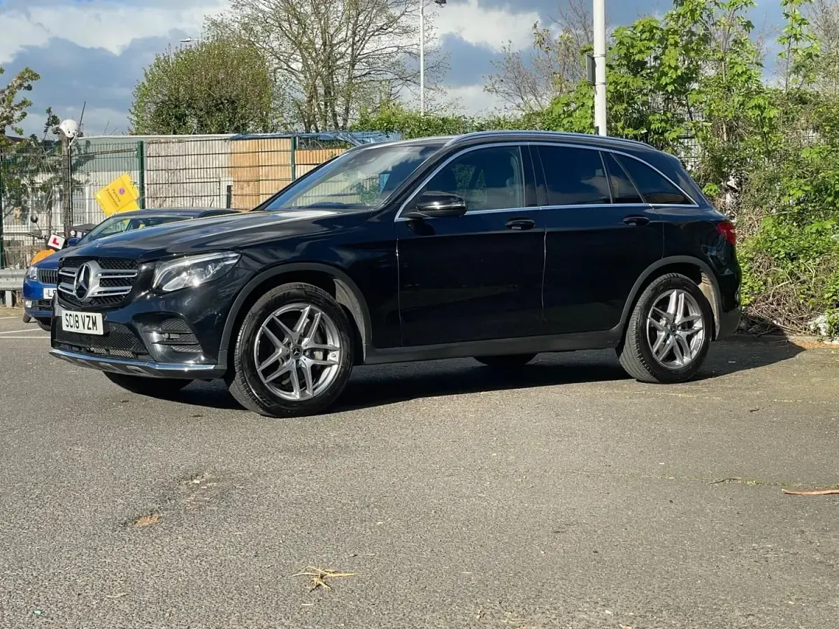 Begagnad Mercedes GLC250 AMG line 2018 Svart Kombi