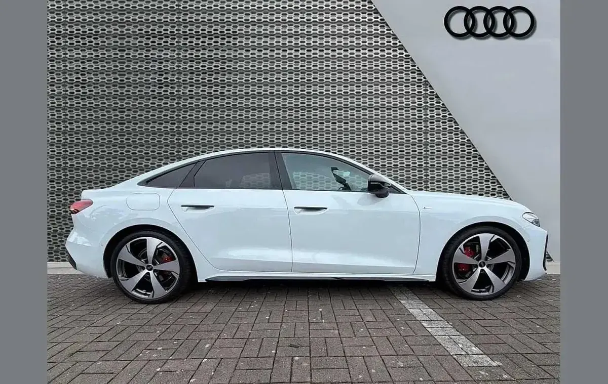 Used Audi A5 Advanced 147 HP (108 kW) 2025 White Sedan