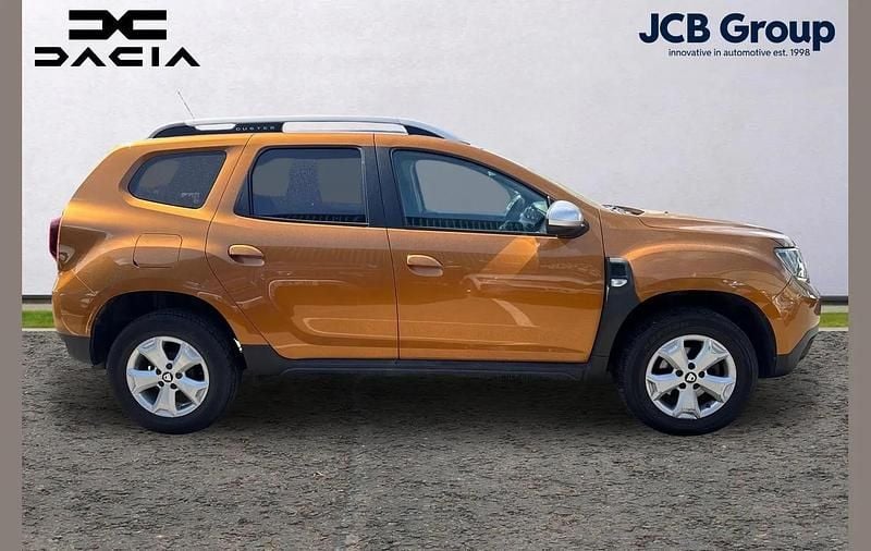 Begagnad Dacia Duster Comfort 115 HK (84 kW) 2018 Orange SUV