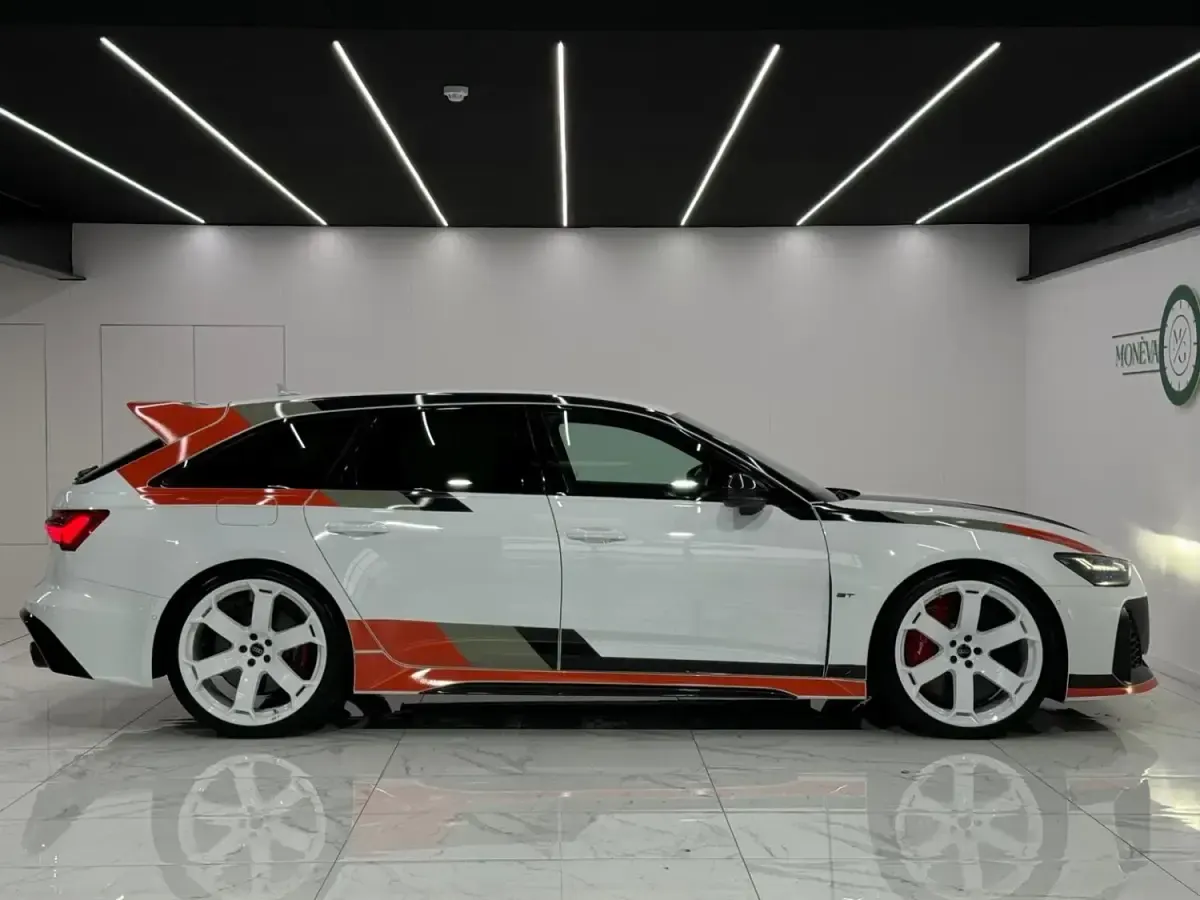 Usado Audi RS6 Performance 630 HP (463 kW) 2025 Branco Carrinha