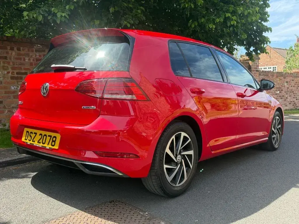 Used VW Golf VII Match 130 HP (95 kW) 2019 Red Hatchback