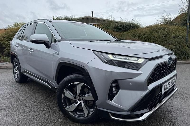 Silver Used 2023 Toyota RAV4 Hybrid Design SUV | £29,999 (Fair price) - Image 1/1