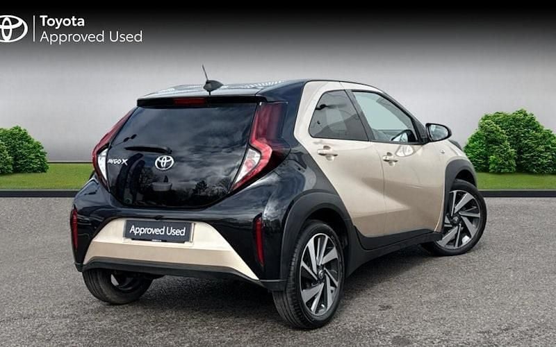 Used Toyota Aygo X 72 HP (52 kW) 2024 Ginger beige bitone SUV