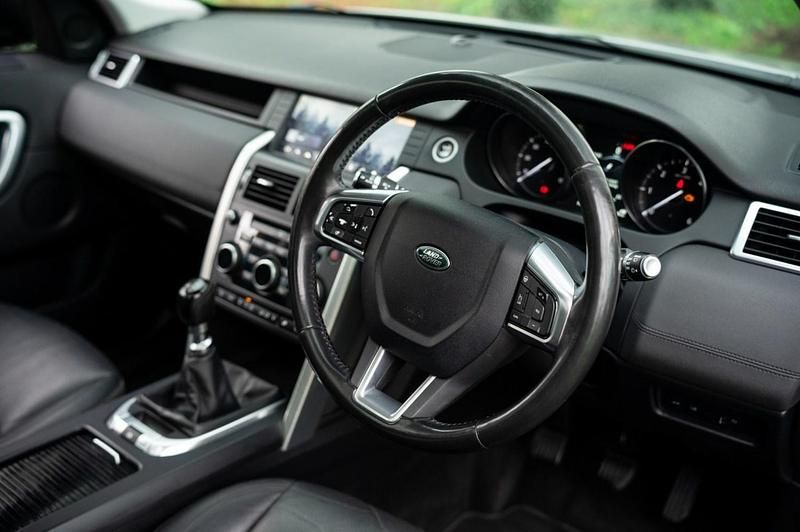 Begagnad Land Rover Discovery Sport HSE 2017 Grå SUV