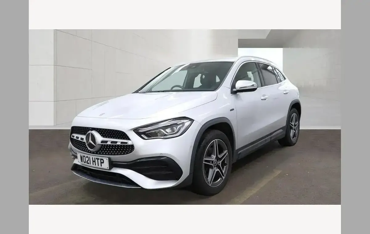 Used Mercedes GLA250 Exclusive 214 HP (157 kW) 2021 Silver SUV