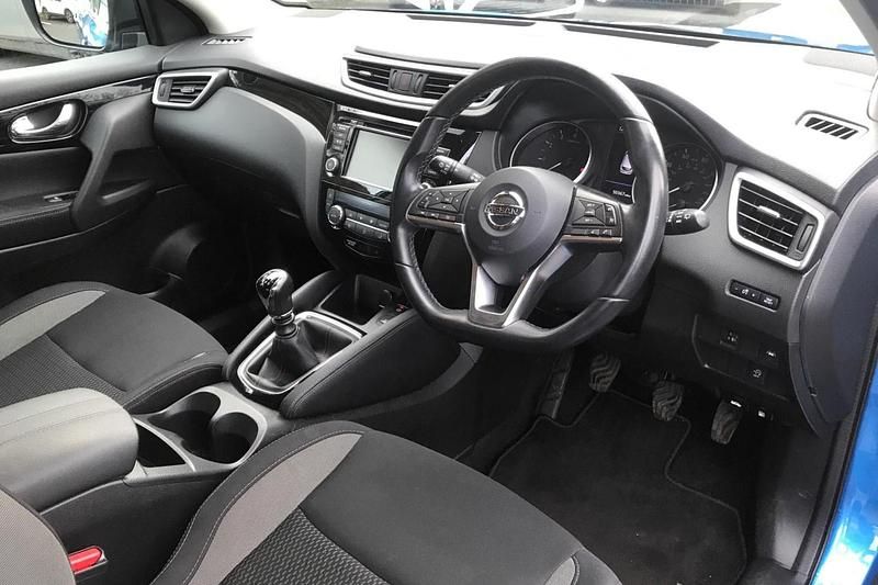 Used Nissan Qashqai Acenta Premium 160 HP (117 kW) 2020 Blue SUV