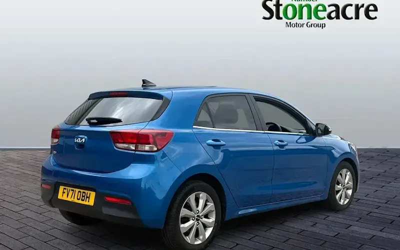 Used Kia Rio 120 HP (88 kW) 2022 Blue Hatchback