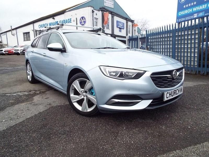 Used Vauxhall Insignia 110 HP (80 kW) 2018 Silver Estate