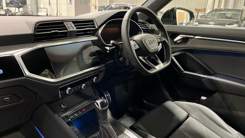 Used Audi Q3 Sportback Black Edition 150 HP (110 kW) 2025 Blue SUV