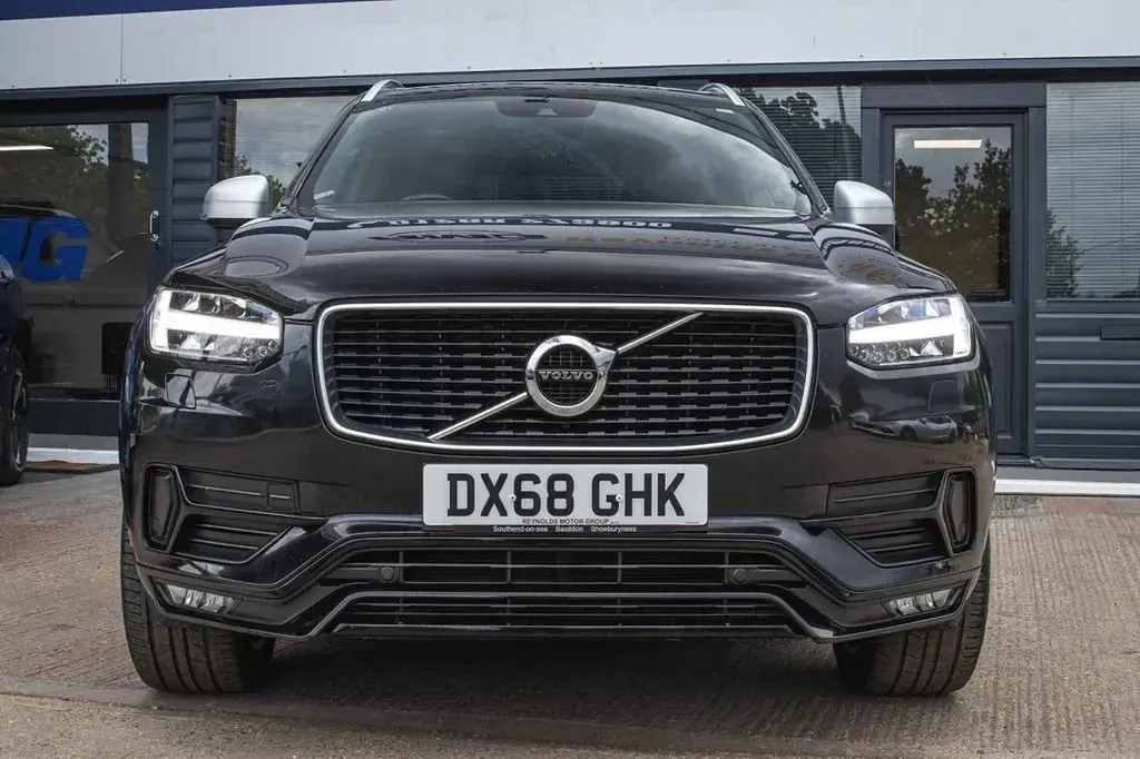 Usado Volvo XC90 R-Design 310 CV (228 kW) 2018 Negro SUV