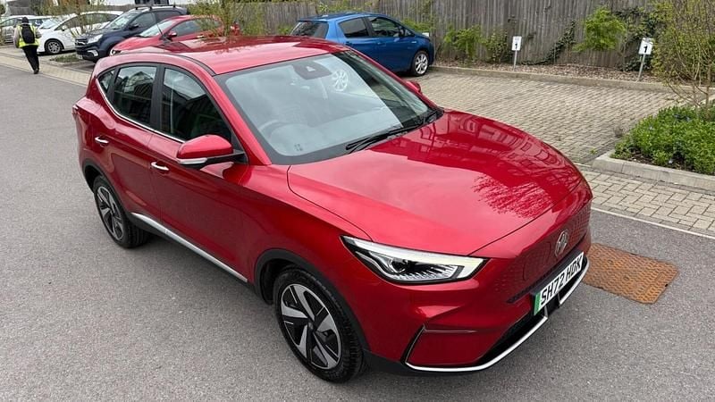 Usado MG ZS SE 130 kW (177 HP) 2022 Vermelho SUV