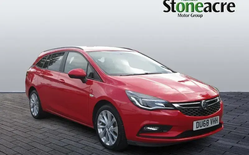 Used Vauxhall Astra Design Edition 105 HP (77 kW) 2018 Estate