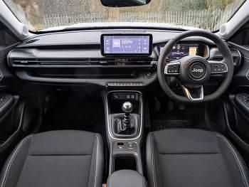 Used Jeep Avenger Summit 100 HP (73 kW) 2025 Red SUV