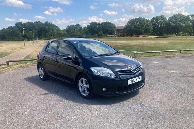Black Used 2010 Toyota Auris Hatchback | £2,978 (Good price) - Image 1/1