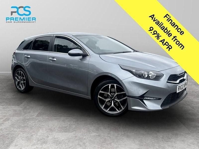 Silver Used 2022 Kia Ceed 3 Hatchback | £13,995 (Fair price) - Image 1/3