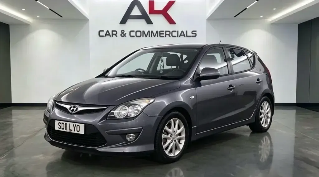 Used Hyundai i30 Comfort 108 HP (79 kW) 2011 Grey Hatchback