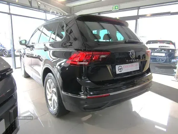 Used VW Tiguan Life 147 HP (108 kW) 2023 Black SUV