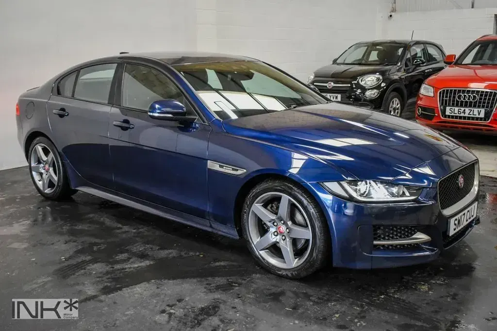 Used Jaguar XE R-Sport 180 HP (132 kW) 2017 Blue Sedan