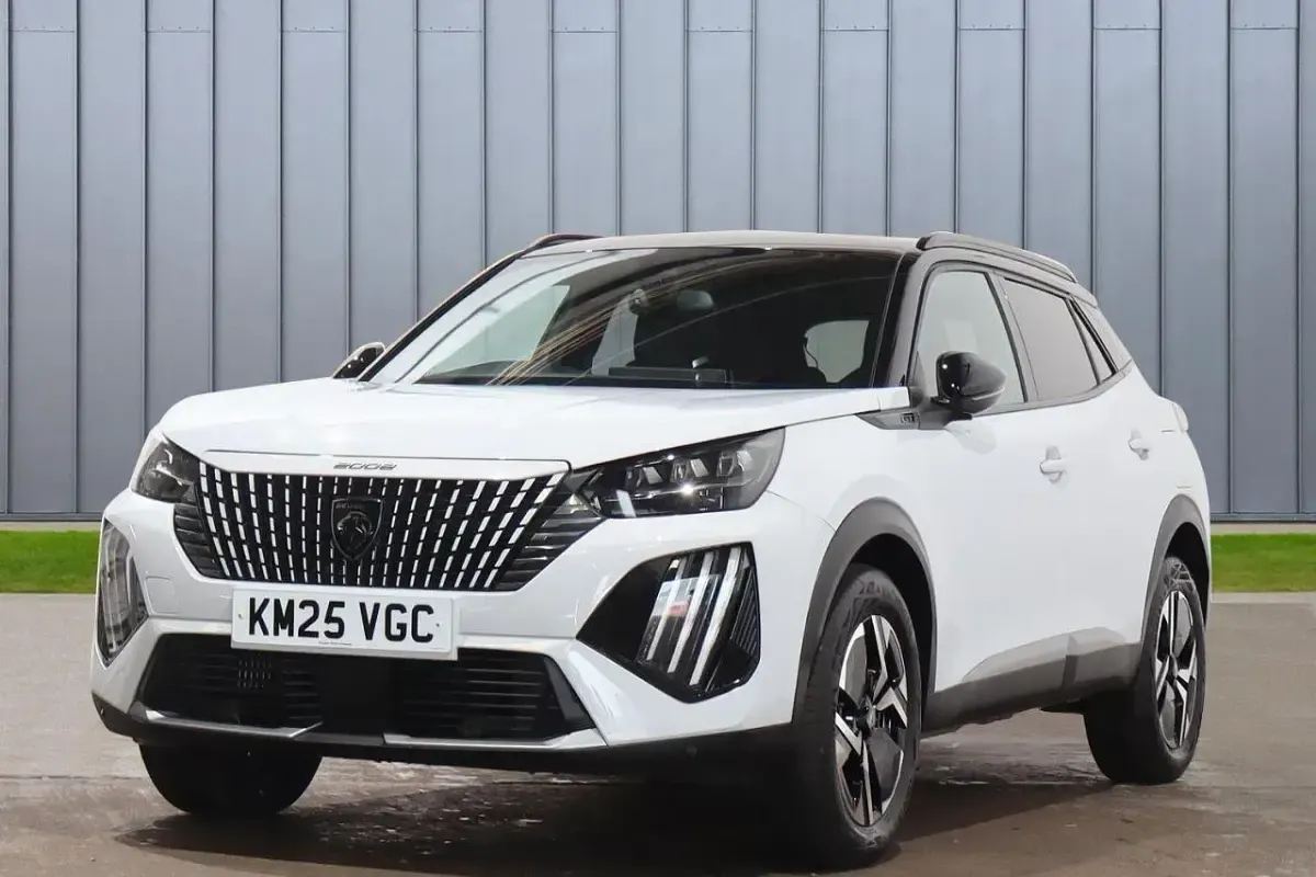 Used Peugeot 2008 GT 134 HP (98 kW) 2025 White SUV