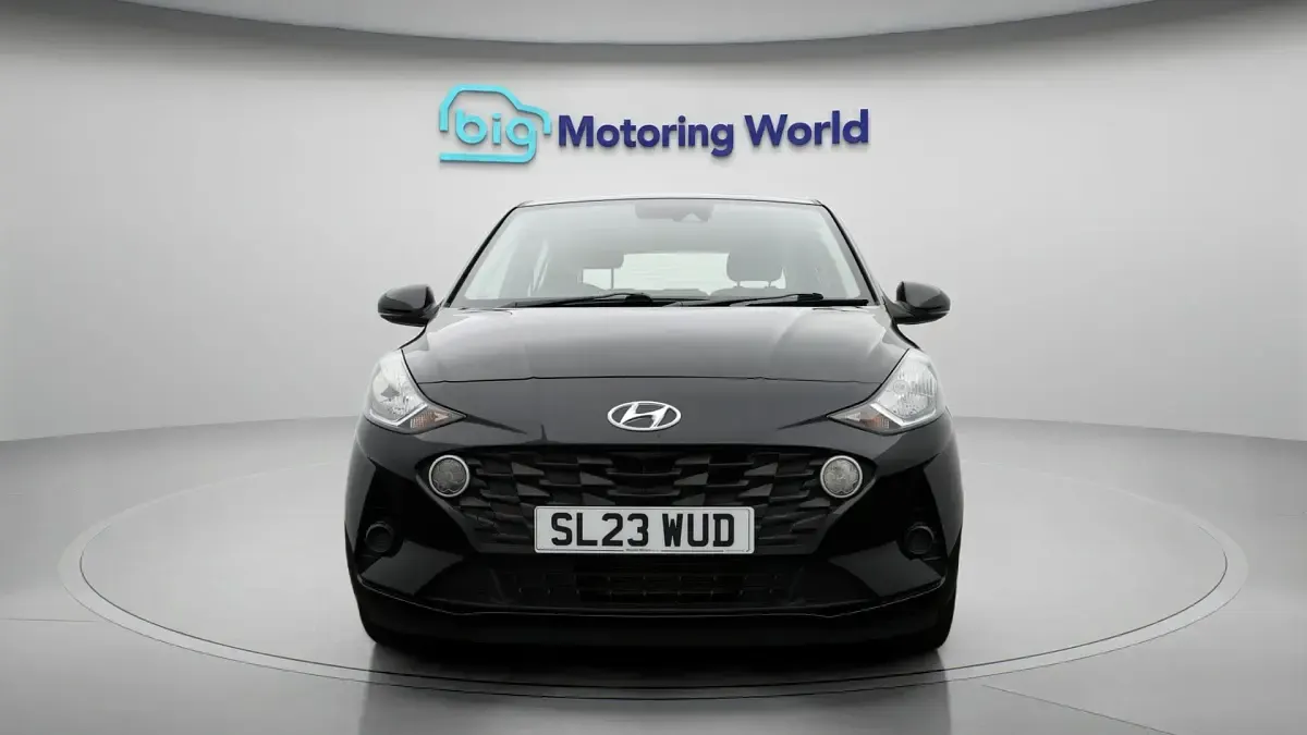 Used Hyundai i10 SE 67 HP (49 kW) 2023 Black Hatchback