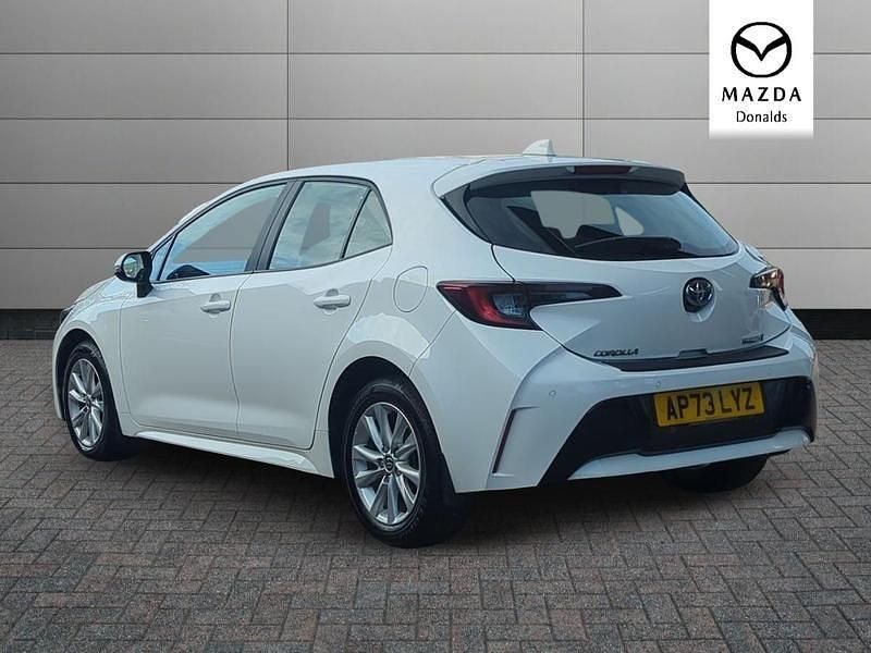 Usado Toyota Corolla 2023 Blanco Utilitario