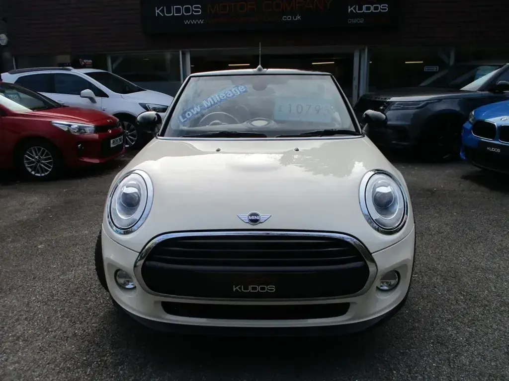 Używany Mini Cooper Cabriolet 136 KM (100 kW) 2017 Biały Kabriolet