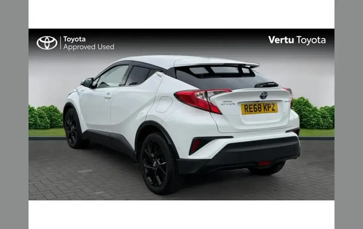 Used Toyota C-HR Design 122 HP (89 kW) 2018 White SUV