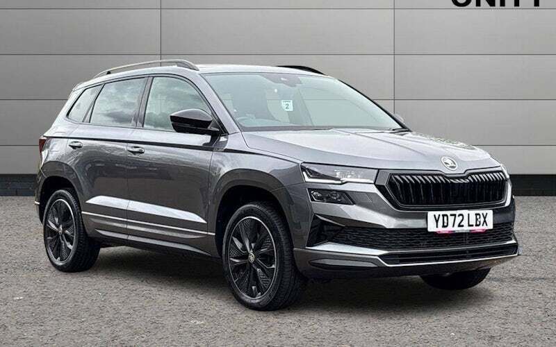 Used 2025 Skoda Karoq SportLine SUV | £23,795 (Super price) - Image 1/4
