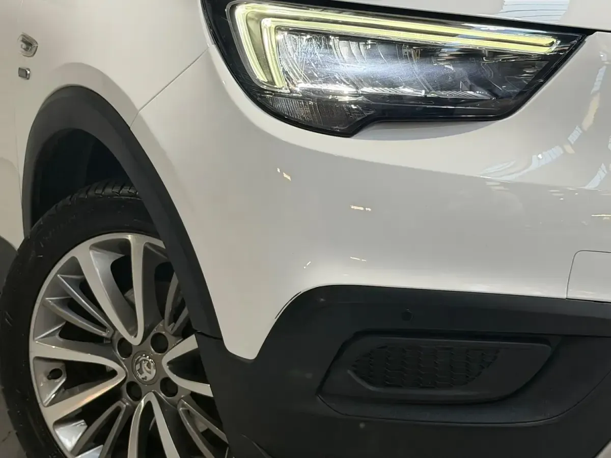 Used Vauxhall Crossland X 110 HP (80 kW) 2020 White SUV