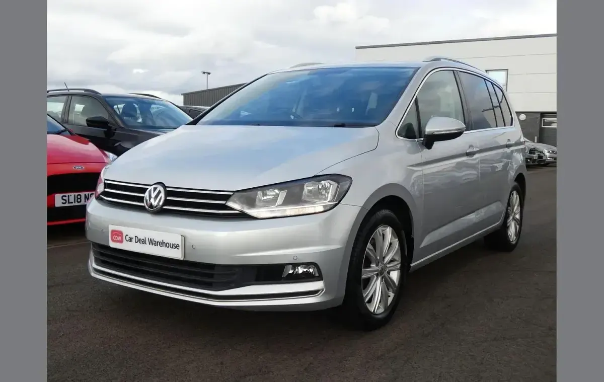 Used VW Touran SEL 150 HP (110 kW) 2017 Silver MPV