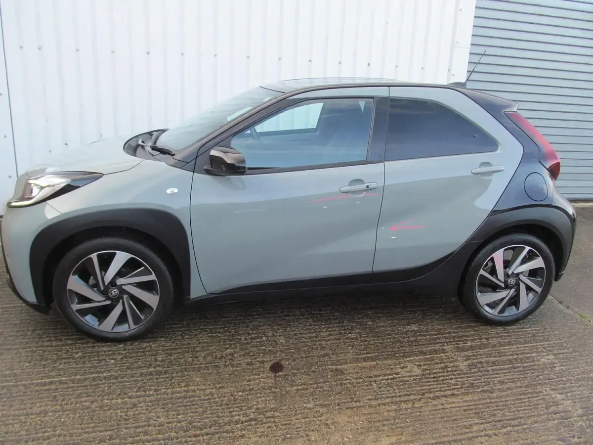 Used Toyota Aygo X 72 HP (52 kW) 2024 Green SUV