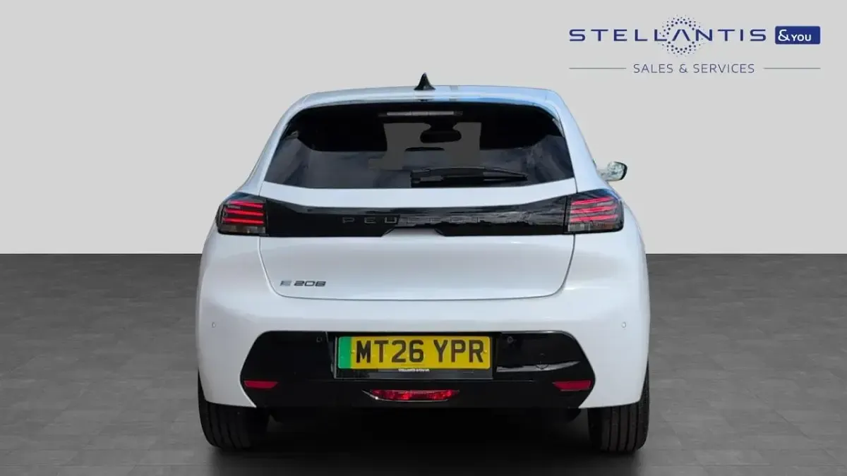 Nouă Peugeot e-208 Allure 113 kW (154 CP) 2026 Alb Hatchback