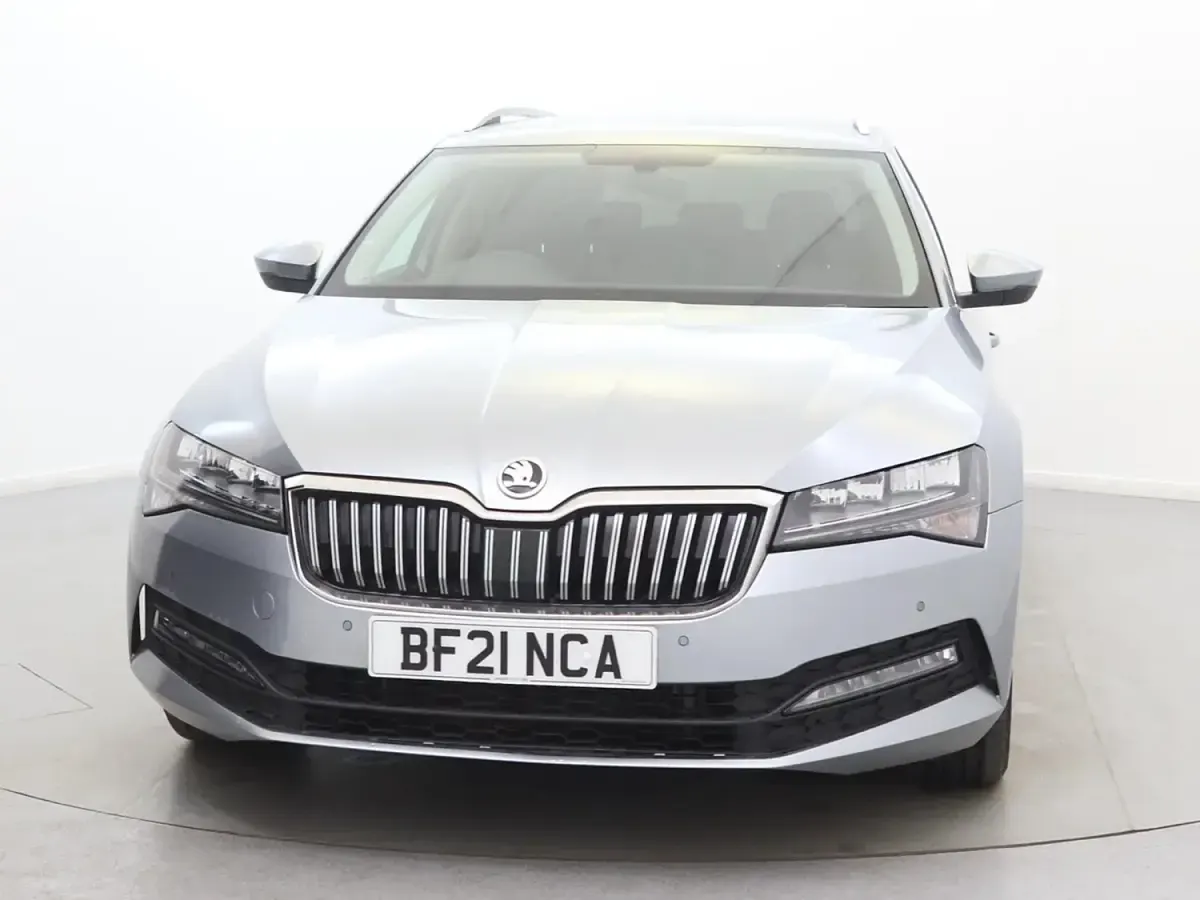 Gebraucht Skoda Superb SE 150 PS (110 kW) 2021 Grau Kombi
