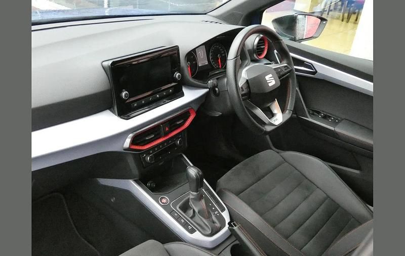 Used Seat Arona FR 108 HP (79 kW) 2023 Blue SUV