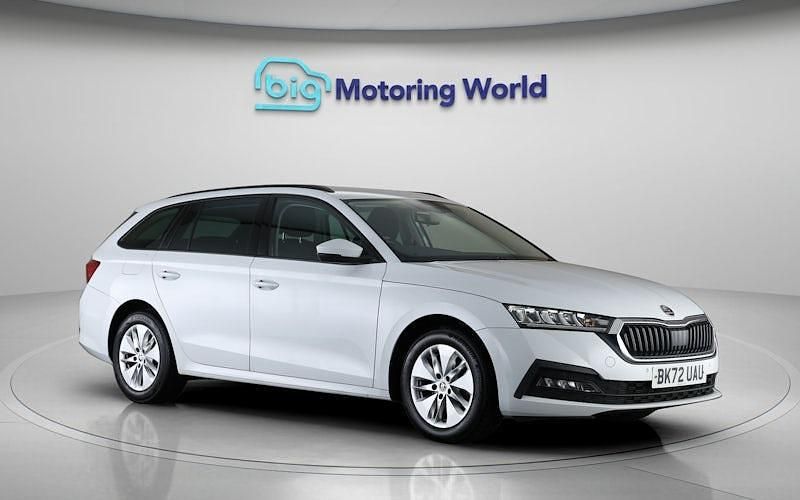 Used Skoda Octavia SE Technology 110 HP (80 kW) 2022 White Estate