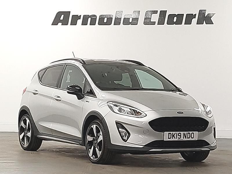 Usado Ford Fiesta Active 100 HP (73 kW) 2019 Prateado Citadino