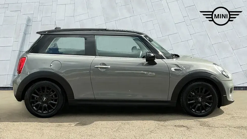 Begagnad Mini Cooper Classic 134 HK (98 kW) 2019 Grå Halvkombi