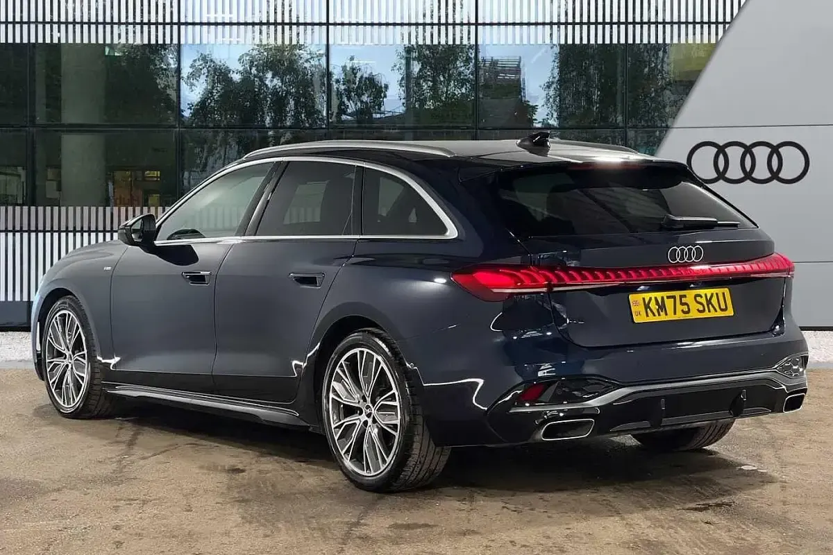 Used Audi A5 S-Line 204 HP (150 kW) 2025 Blue Estate