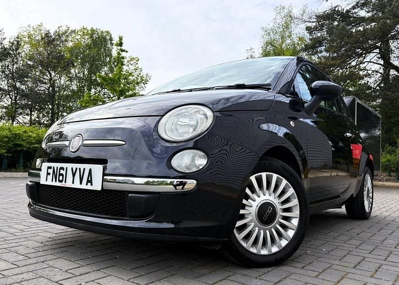 Usado Fiat 500 Lounge 85 HP (62 kW) 2011 Preto Citadino