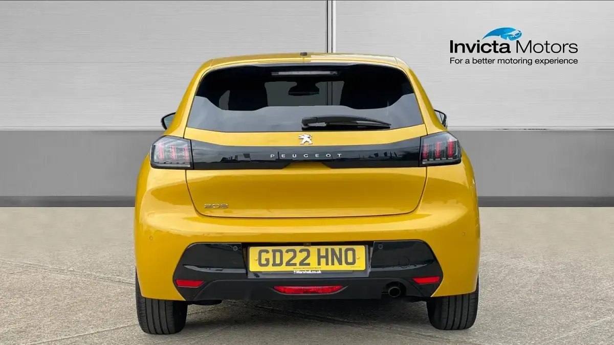 Used Peugeot 208 Allure Premium 101 HP (74 kW) 2022 Yellow Hatchback