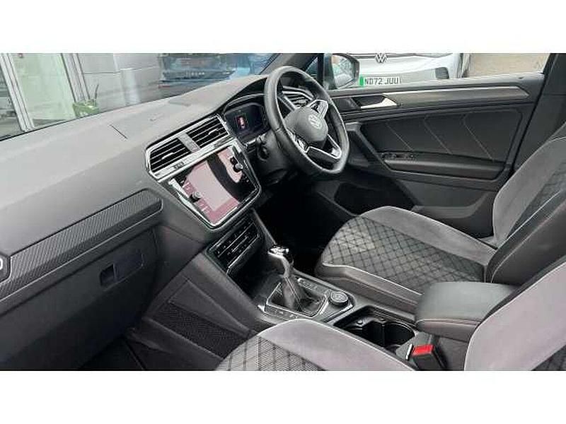 Used VW Tiguan R-line 190 HP (139 kW) 2022 Nightshade blue metallic SUV