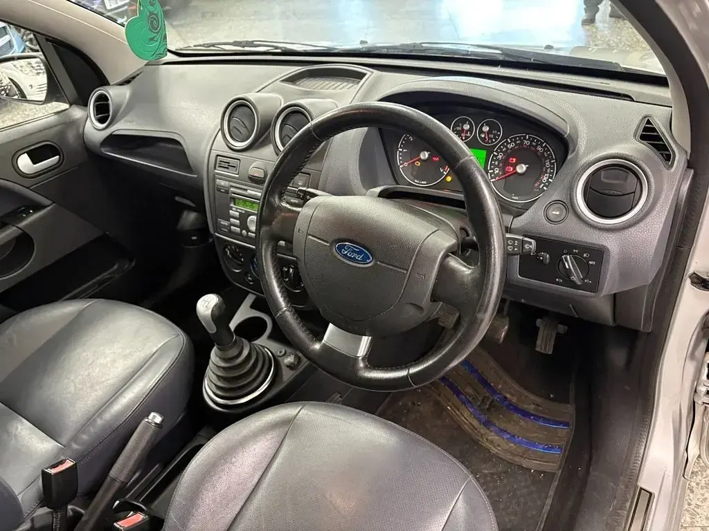 Used Ford Fiesta Ghia 79 HP (58 kW) 2008 Silver Hatchback