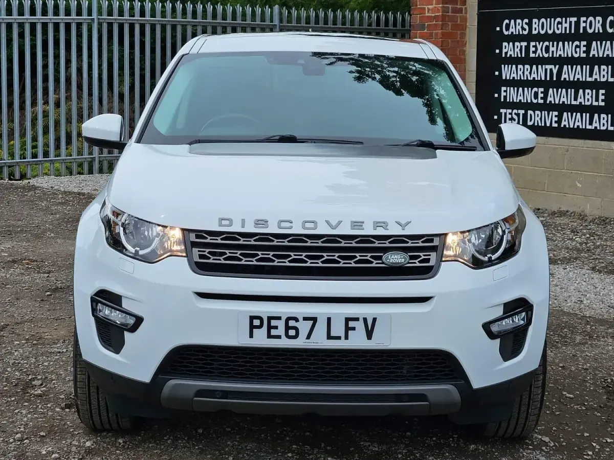 Used Land Rover Discovery Sport SE 147 HP (108 kW) 2017 White SUV