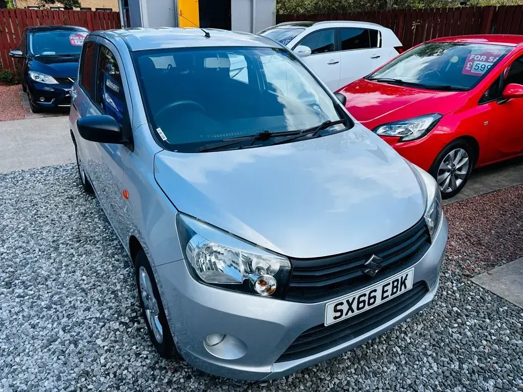Usado Suzuki Celerio SZ3 68 HP (50 kW) 2017 Prateado Citadino